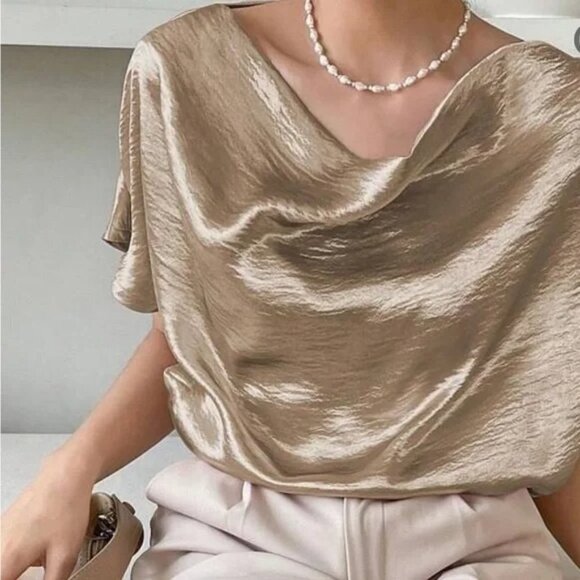 Gold Lamé Shiny Top Size Small - Picture 1 of 4
